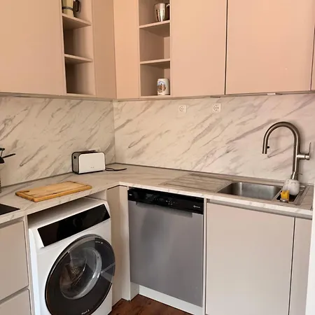 Luxury In Prime Location With South-facing Balcony