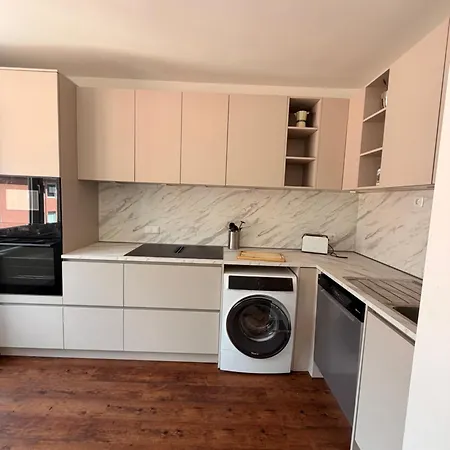 Luxury In Prime Location With South-facing Balcony