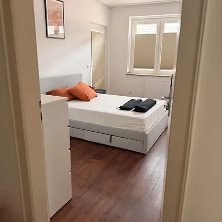 Luxury In Prime Location With South-facing Balcony *