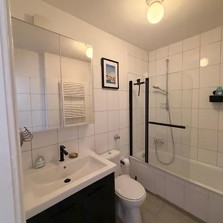 Luxury In Prime Location With South-facing Balcony Апартаменты