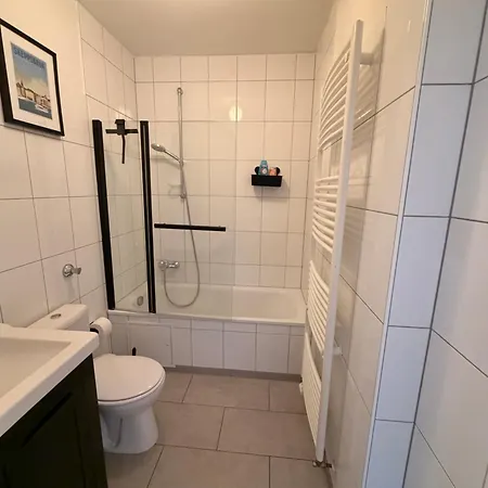Luxury In Prime Location With South-facing Balcony Дюссельдорф